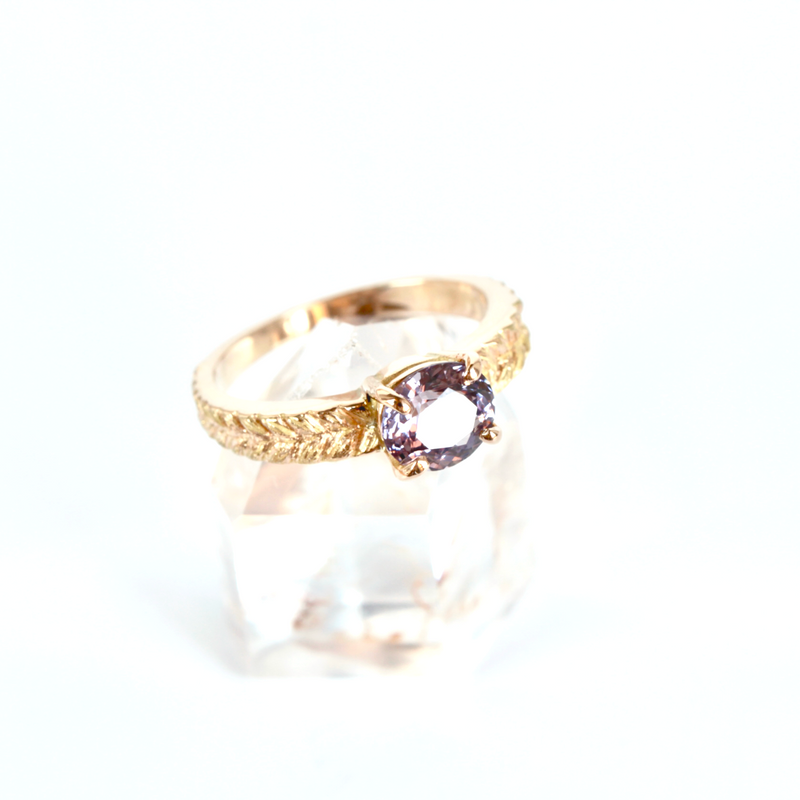 JOSEPHINE SPINELLE RING ON CHAMPAGNE GOLD UNIQUE PIECE