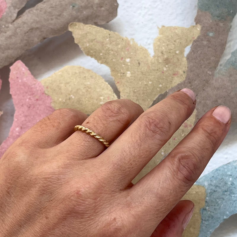 ADEL TWISTED 18CT GOLD RING
