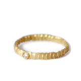 FRIEDA BRILLIANT AND 18 CT GOLD RING