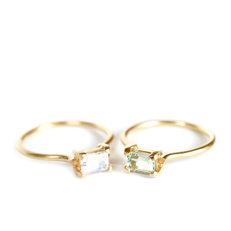 MARLOW MOONSTONE AND 18 CT GOLD RING